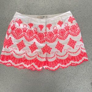 BODEN embroidered shorts size 4 pockets
